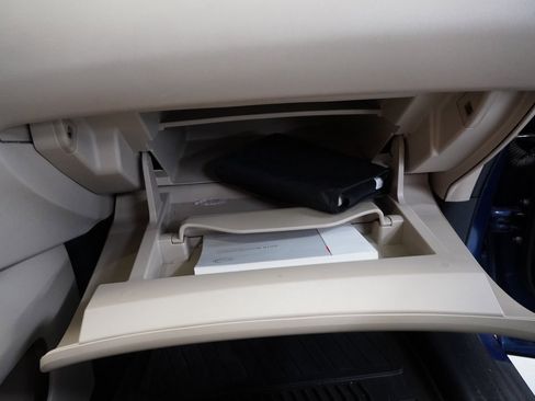 Used 2019 Nissan Pathfinder SV image 37