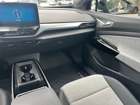 Used 2024 Volkswagen ID.4 2WD image 11