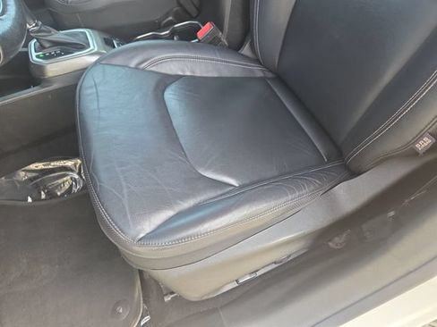 Used 2019 Jeep Renegade Limited w/ Safety and Security Group AWD/4WD image 27