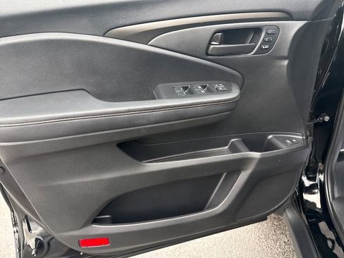 Used 2025 Honda Passport TrailSport image 22