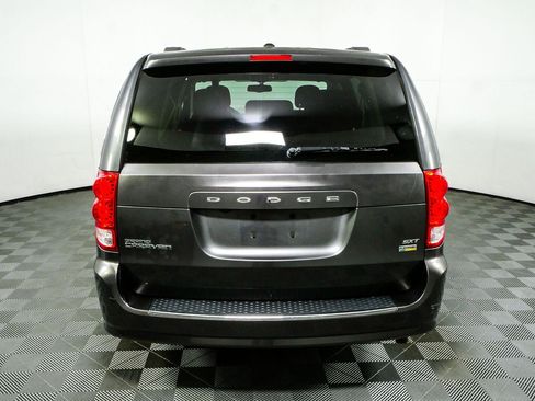 Used 2016 Dodge Grand Caravan SXT w/ UConnect Hands-Free Group FWD image 25
