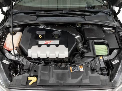 Used 2015 Ford Focus ST w/ Equipment Group 401A FWD image 3