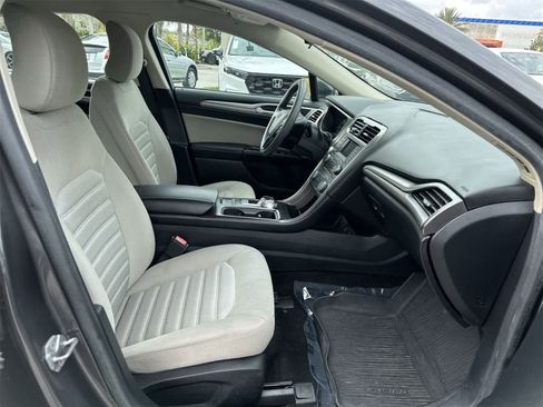 Used 2018 Ford Fusion S image 17