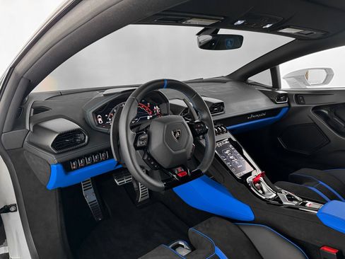 Used 2023 Lamborghini Huracan Tecnica image 17