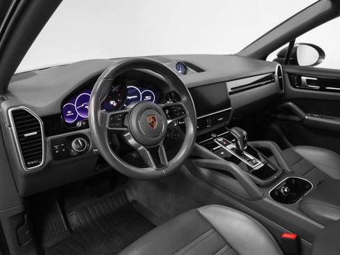 Certified 2022 Porsche Cayenne Coupe AWD/4WD image 40