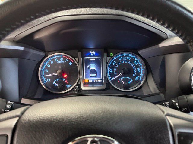 Used 2022 Toyota Tacoma TRD Off-Road w/ Technology Package AWD/4WD image 27