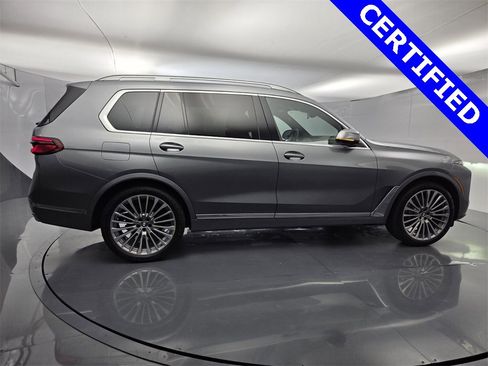 Used 2024 BMW X7 xDrive40i w/ Premium Package image 12