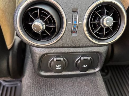 Used 2022 Kia Stinger GT-Line w/ Sun & Sound Package AWD/4WD image 17