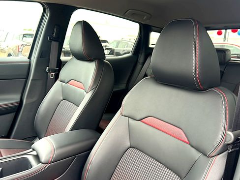 New 2026 Nissan Kicks SR w/ Cold Weather Package FWD image 11