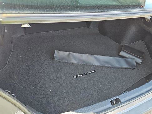 Used 2019 Toyota Camry SE w/ Carpet Mat Package image 14