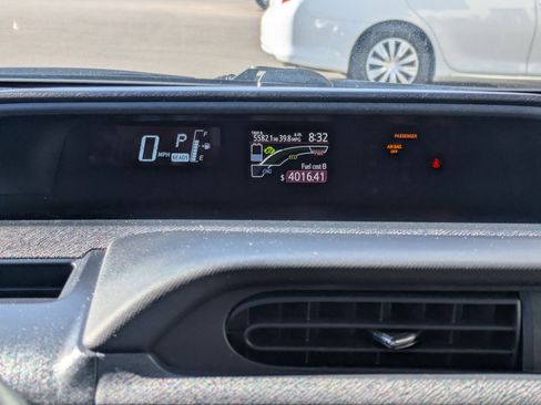 Used 2017 Toyota Prius C Three image 22