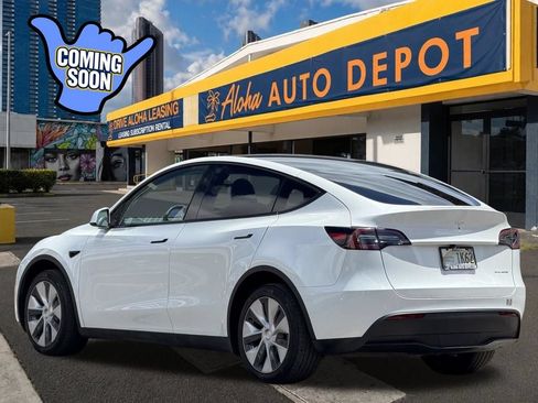 Used 2023 Tesla Model Y Long Range AWD/4WD image 3