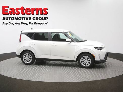 Used 2023 Kia Soul LX FWD image 45