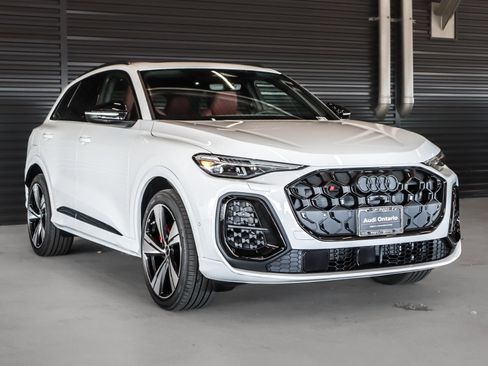 New 2025 Audi SQ5 Prestige image 12