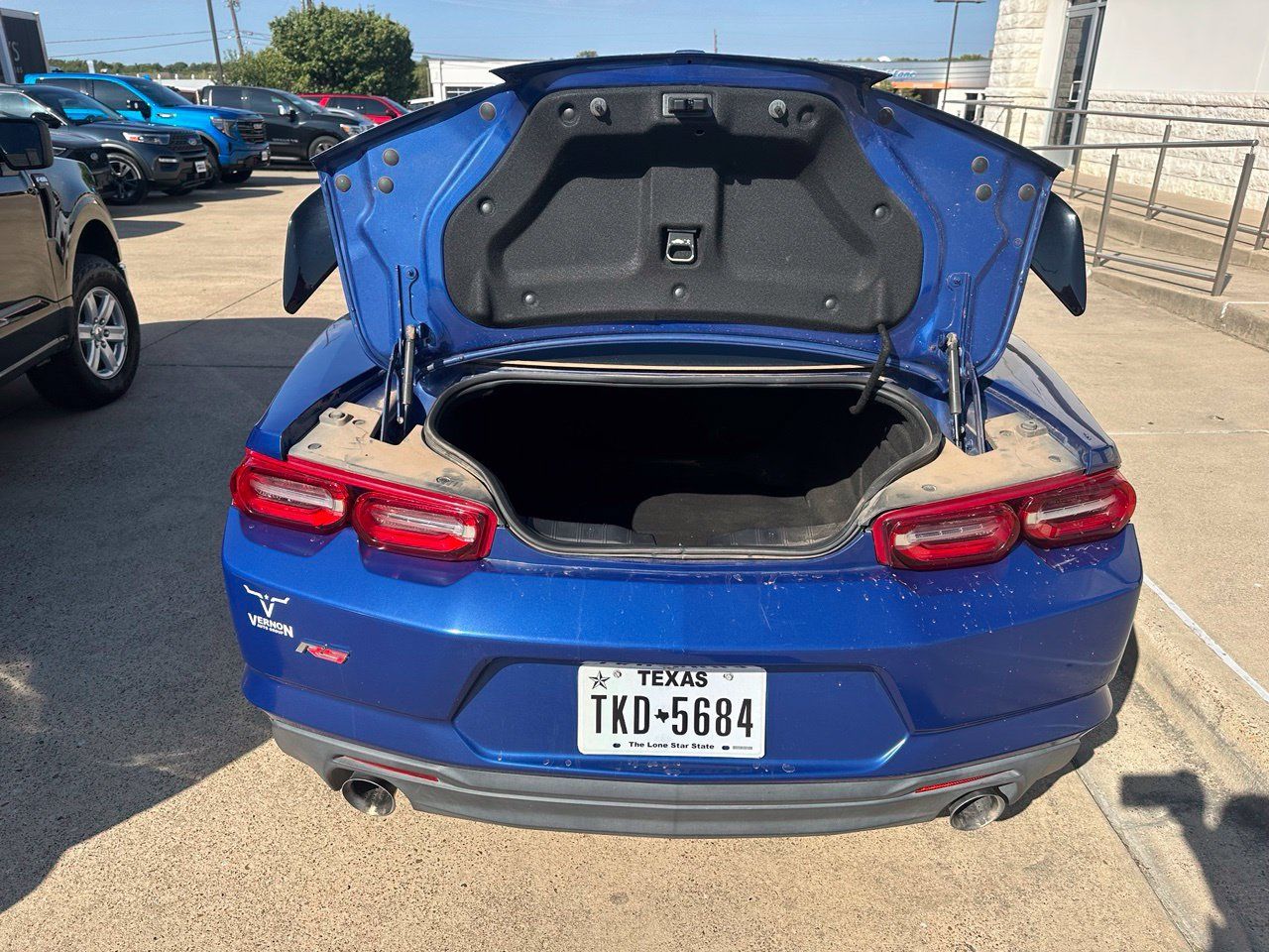 Used 2019 Chevrolet Camaro LT RWD image 9