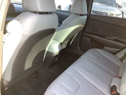 Certified 2025 Hyundai Elantra Limited image 22