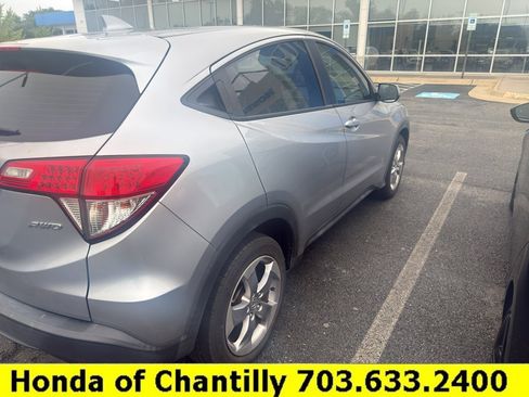 Used 2022 Honda HR-V LX image 2