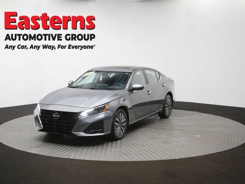 Used 2023 Nissan Altima 2.5 SV w/ SV Premium Package AWD/4WD image 55