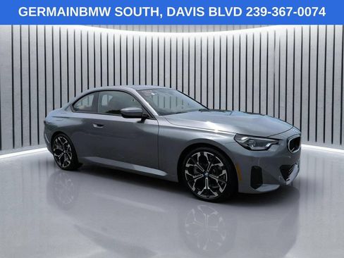 Certified 2025 BMW 230i Coupe w/ Convenience Package RWD image 3