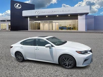 Used 2017 Lexus ES 350 w/ Luxury Package