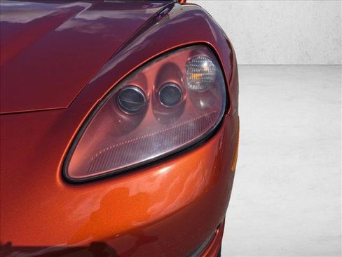 Used 2005 Chevrolet Corvette Convertible w/ Preferred Equipment Group RWD image 10