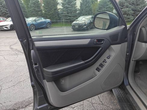Used 2008 Toyota 4Runner SR5 w/ SR5 Extra Value Pkg 1 AWD/4WD image 8