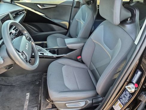 Used 2025 Kia Niro LX FWD image 24