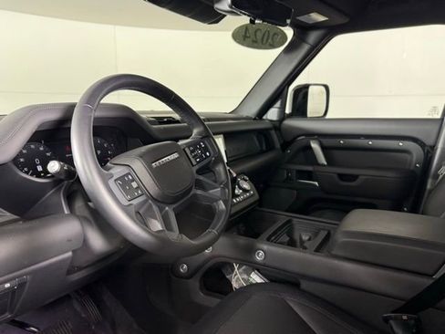Used 2024 Land Rover Defender 110 X-Dynamic SE image 8