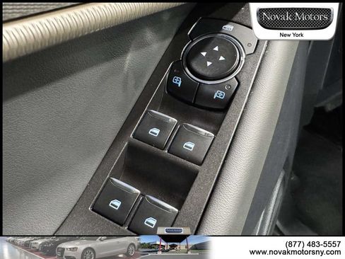 Used 2025 Ford Explorer Active AWD/4WD image 19