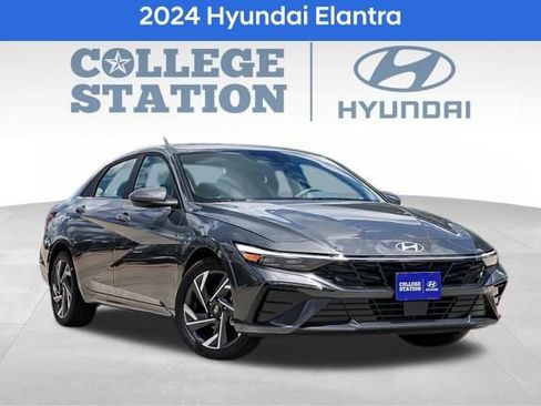 Used 2024 Hyundai Elantra SEL w/ Convenience Package image 1