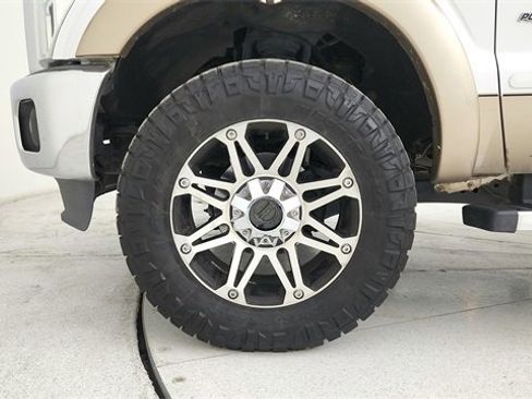 Used 2012 Ford F350 Lariat w/ Chrome Pkg image 6
