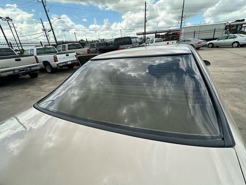 Used 1997 Ford Thunderbird LX RWD image 27