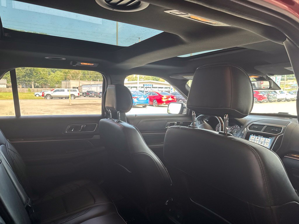 Used 2017 Ford Explorer Platinum AWD/4WD image 17