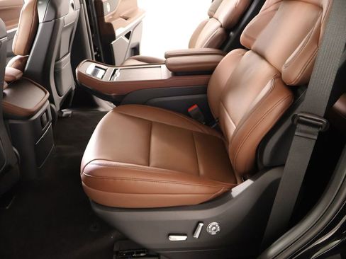New 2026 Lincoln Navigator Reserve AWD/4WD image 13