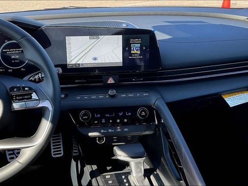 New 2025 Hyundai Elantra SEL image 7