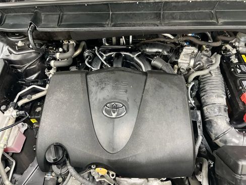 Used 2022 Toyota Highlander LE AWD/4WD image 25