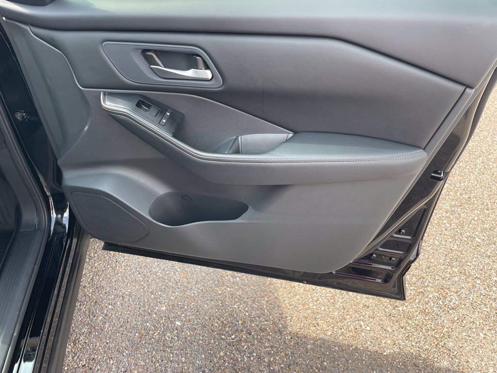 Certified 2026 Nissan Rogue SV FWD image 27