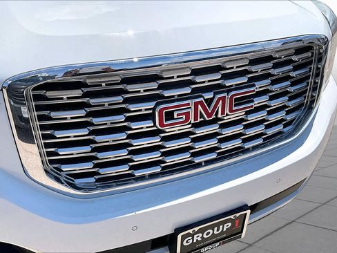 Used 2019 GMC Yukon Denali w/ Denali Ultimate Package AWD/4WD image 30