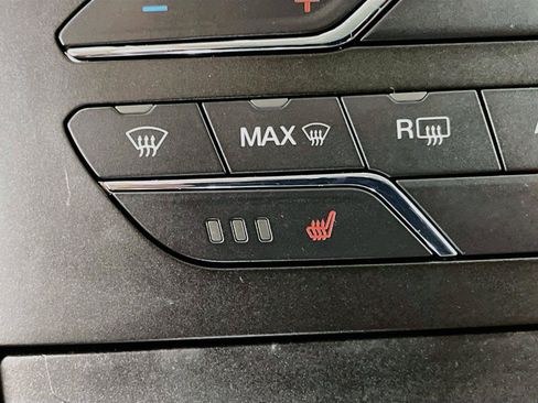 Used 2019 Ford Edge SEL w/ Equipment Group 201A FWD image 16