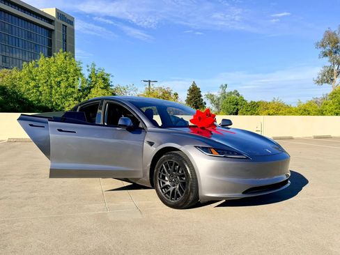 Used 2025 Tesla Model 3 RWD image 22