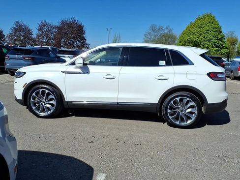 Used 2023 Lincoln Nautilus Reserve AWD/4WD image 2