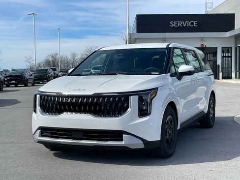 New 2026 Kia Carnival FWD image 3