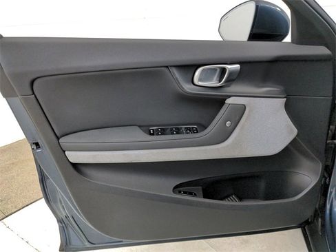 Used 2021 Polestar Polestar 2 image 36