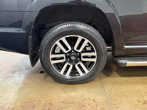 Used 2021 Toyota 4Runner Limited image 90