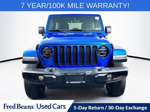 Used 2022 Jeep Wrangler Unlimited Sahara AWD/4WD image 2
