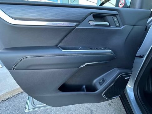 New 2026 GMC Acadia Elevation w/ Elevation Premium Package FWD image 12