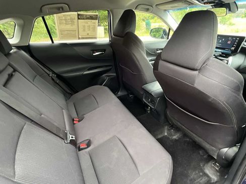 Used 2021 Toyota Venza LE AWD/4WD image 11