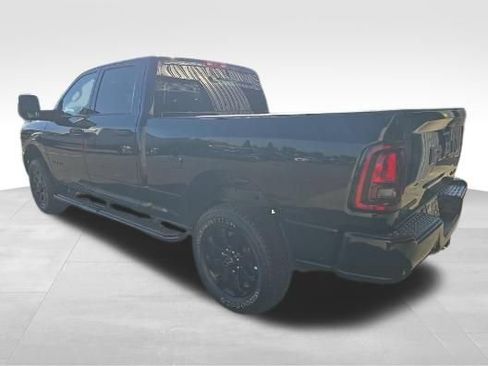 Used 2025 RAM 2500 Big Horn AWD/4WD image 2