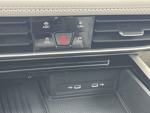 New 2026 Volkswagen Atlas SE FWD image 29