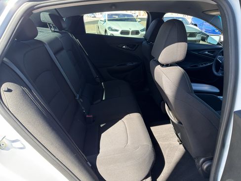 Used 2021 Chevrolet Malibu LT FWD image 15